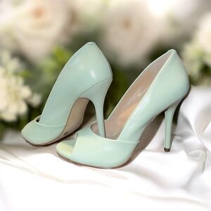 🌿👠 BCBG Mint Green Leather Peep Toe Stiletto Pumps | Size 9